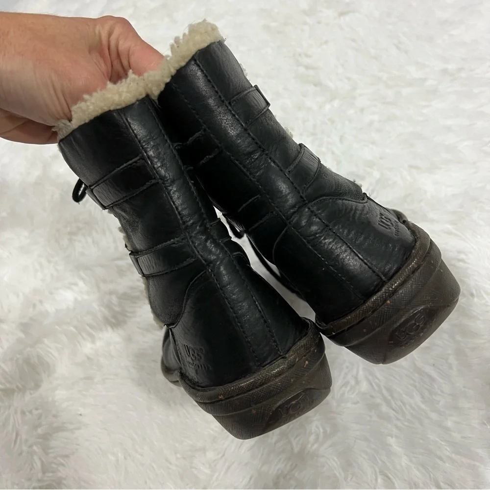 UGG Caspia Sheepskin Lined Leather Ankle Boots Size 8